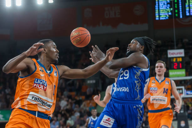 郭艾伦再次 郭艾伦再次